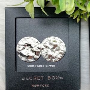 Round Hammered Metal Disc Stud Earrings